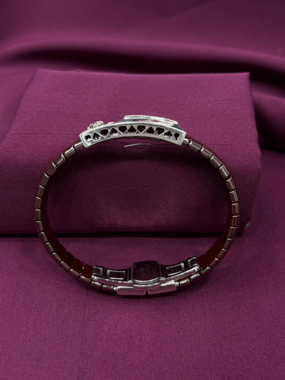 Zaviraa Lion King Signature 925 Silver Stretchable Band