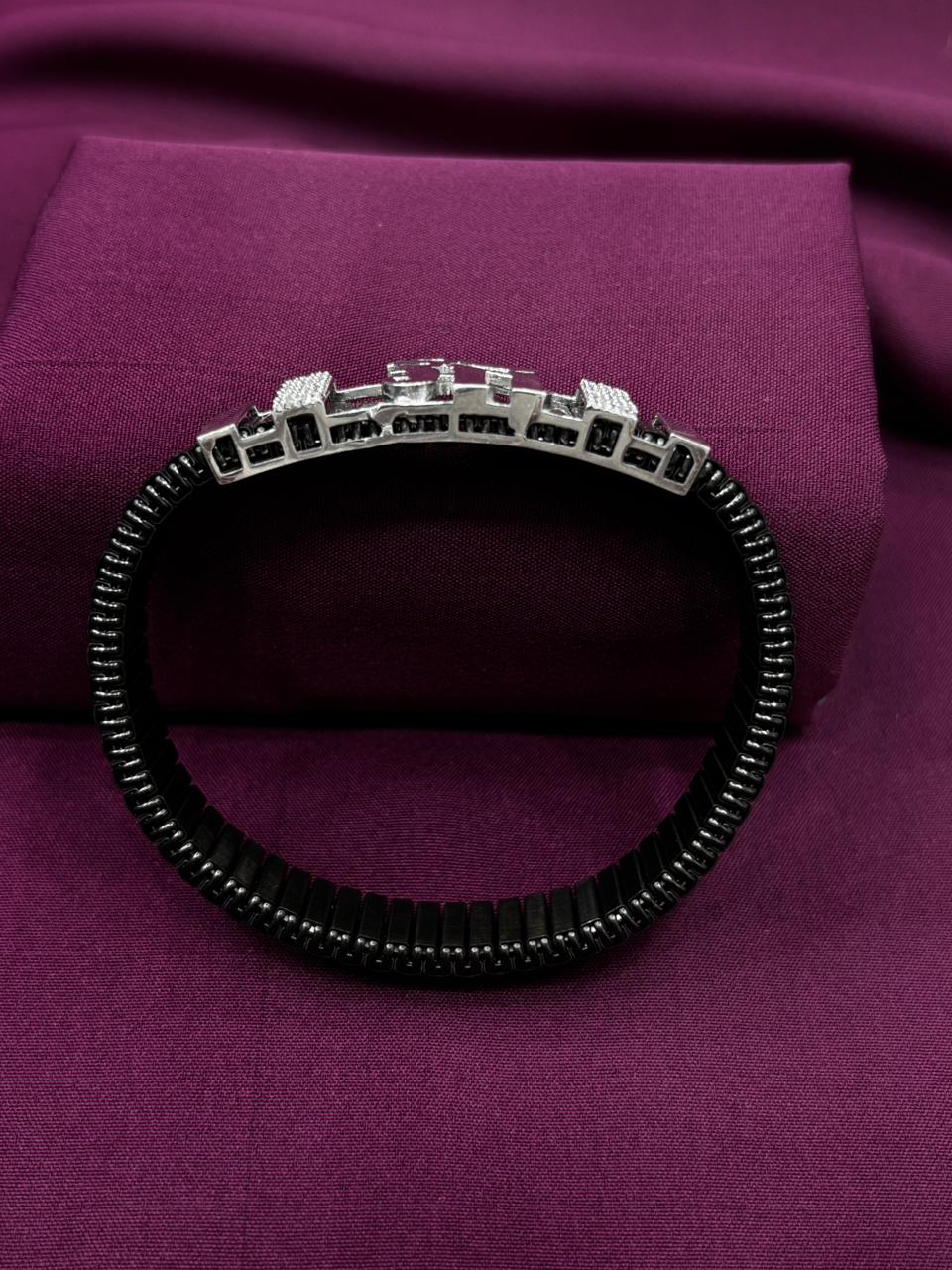 Zaviraa Maa Signature 925 Silver Trishul Stretchable Band
