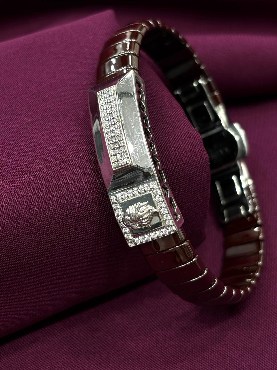 Zaviraa Lion King Signature 925 Silver Stretchable Band