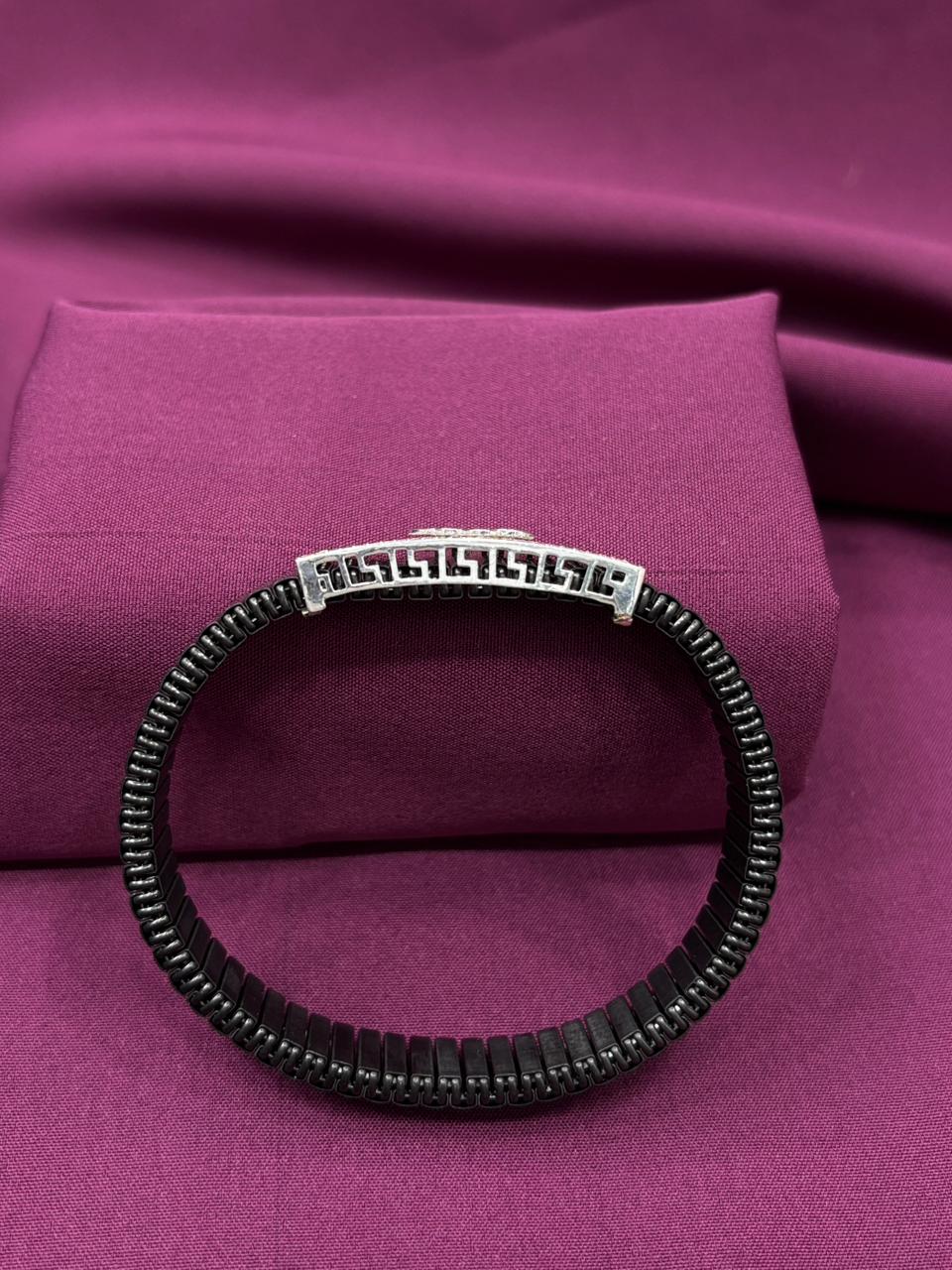 Zaviraa Signature 925 Sterling Silver Stretchable Tech-Band Bracelet