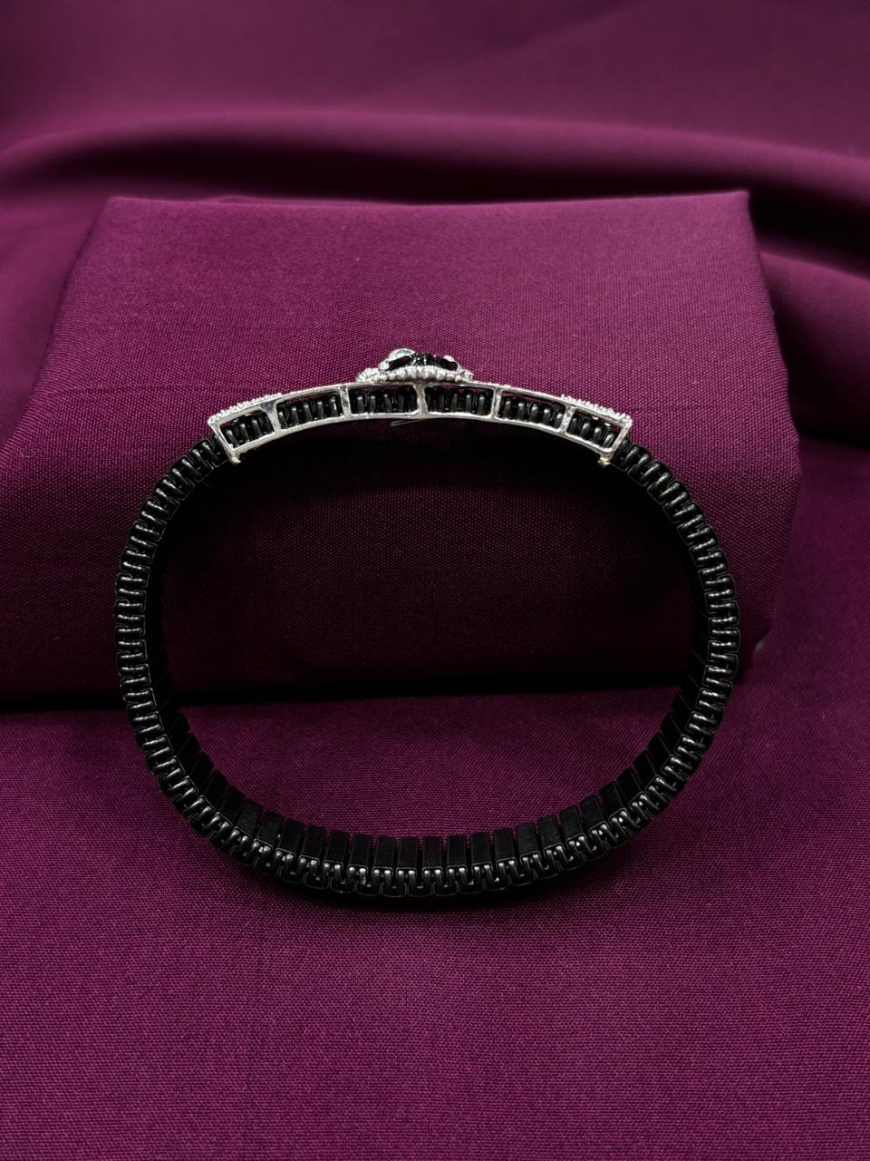 Zaviraa Divine Shrinathji 925 Sterling Silver Bracelet with Black Stretch Band