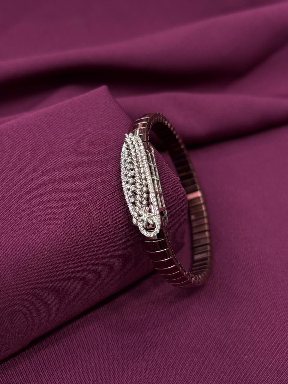 Zaviraa Luxe Floral Leaf 925 Sterling Silver Bracelet with Bronze-Brown Stretch Band